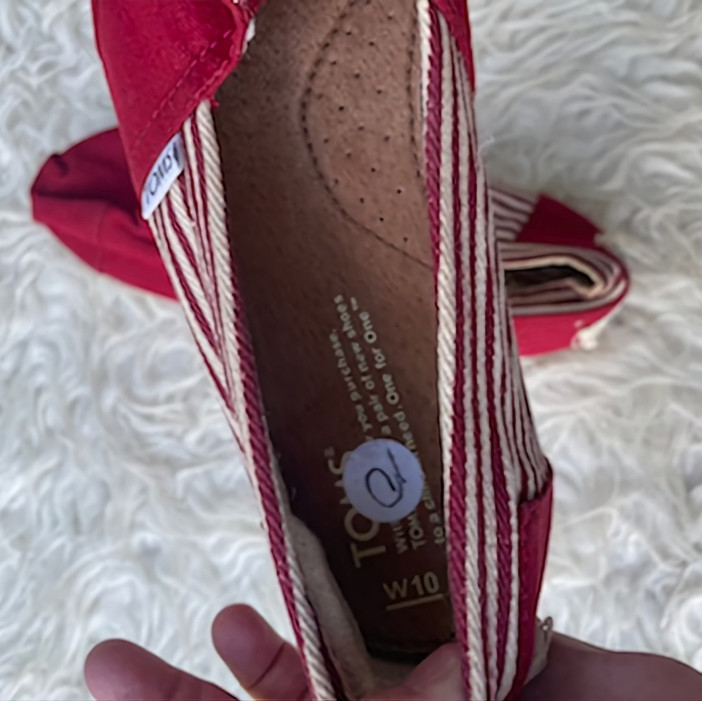 TOMS Classics - Picture 4 of 5